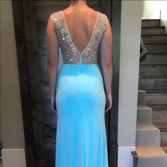 Beautiful Tiffany Blue Gown (grad / bridesmaid) - Picture 5 of 7